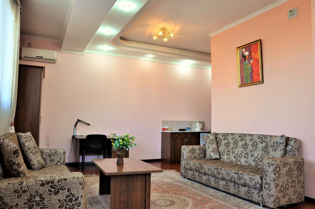 Bishkek Villa Hotel Eksteriør billede