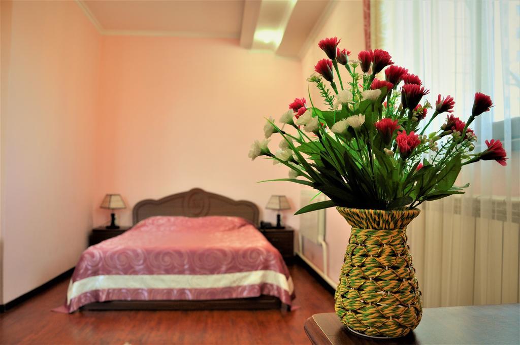 Bishkek Villa Hotel Eksteriør billede